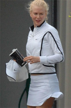 Nicole Kidman có bầu vẫn chơi thể thao - 2