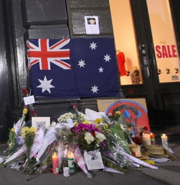 Người hâm mộ tưởng nhớ Heath Ledger  - 4