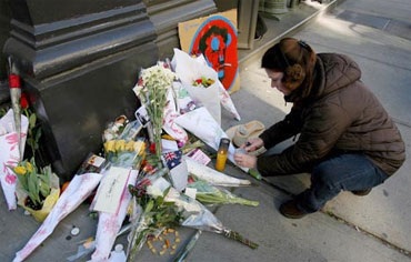 Người hâm mộ tưởng nhớ Heath Ledger  - 3