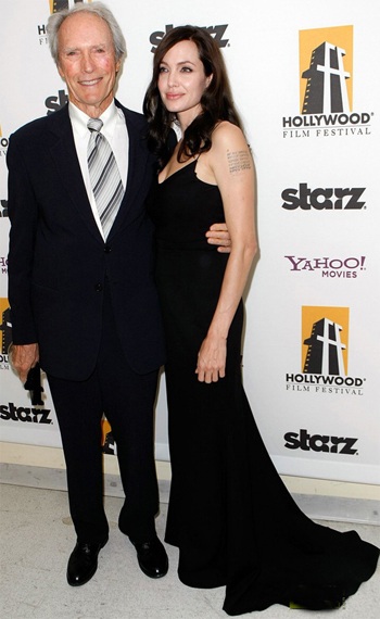 Angelina Jolie ca ngợi Clint Eastwood - 3 Angelina Jolie ca ngợi Clint Eastwood - 3