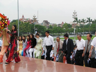 “Học bổng Khuyến học VNPT” đến với 100 học sinh xứ Nghệ - 1 “Học bổng Khuyến học VNPT” đến với 100 học sinh xứ Nghệ - 1