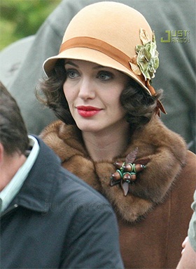 Một Angelina Jolie cổ điển... - 2