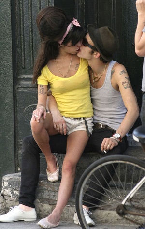 Amy Winehouse lại nhập viện - 1