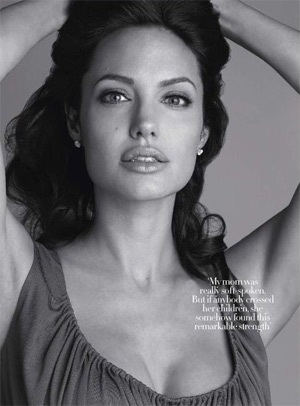 “Angelina thật sự không có bầu” - 1