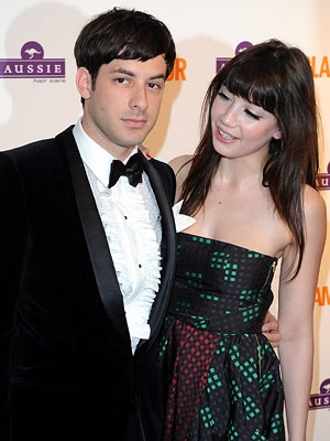 Con gái riêng của chồng Gwen Stefani chụp ảnh khỏa thân - 2 Con gái riêng của chồng Gwen Stefani chụp ảnh khỏa thân - 2