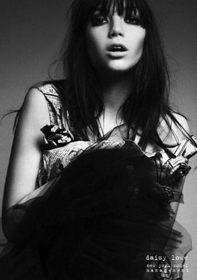 Con gái riêng của chồng Gwen Stefani chụp ảnh khỏa thân - 1 Con gái riêng của chồng Gwen Stefani chụp ảnh khỏa thân - 1