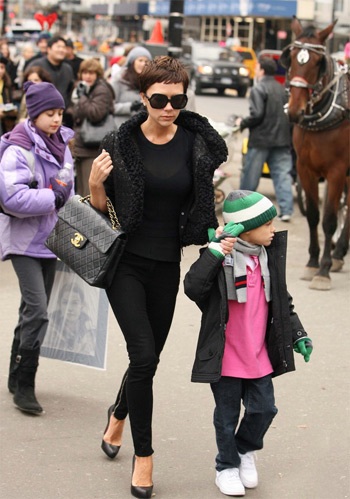 Vợ chồng TomKat - Beck gây náo loạn cả một khu phố - 7 Vợ chồng TomKat - Beck gây náo loạn cả một khu phố - 7