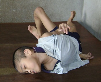 16 năm lặn lội vì con - 1