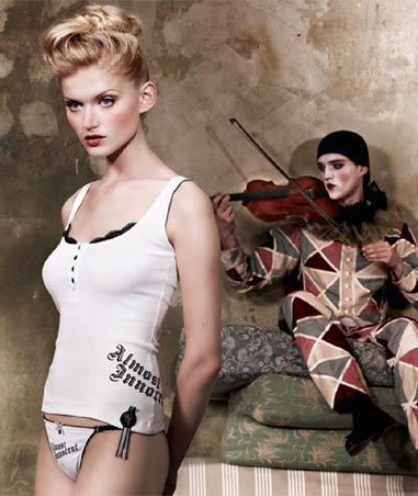 Chùm ảnh quảng cáo đồ ngủ gợi cảm của Vive Maria - 8 Chùm ảnh quảng cáo đồ ngủ gợi cảm của Vive Maria - 8