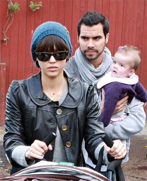 Con gái Jessica Alba giống bố như "đúc" - 2 Con gái Jessica Alba giống bố như "đúc" - 2