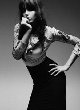 Siêu mẫu 19 tuổi Daisy Lowe “qua mặt” bà Beck - 2 Siêu mẫu 19 tuổi Daisy Lowe “qua mặt” bà Beck - 2