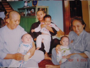 Sư cô Minh Tịnh và 18 đứa trẻ mồ côi - 1