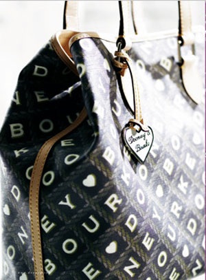 Sành điệu với BST túi xách Dooney & Bourke  - 15