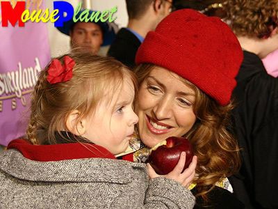 “Sao” Hollywood bật mí kế hoạch vui chơi ngày lễ - 8