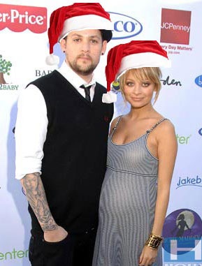 Vợ chồng Nicole Richie trở thành... ông già Noel - 1 Vợ chồng Nicole Richie trở thành... ông già Noel - 1