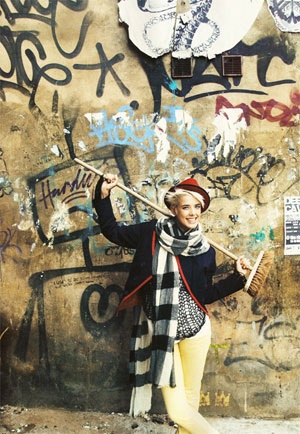 Lily Donaldson và Agyness Deyn “thống trị” Vogue Anh - 10