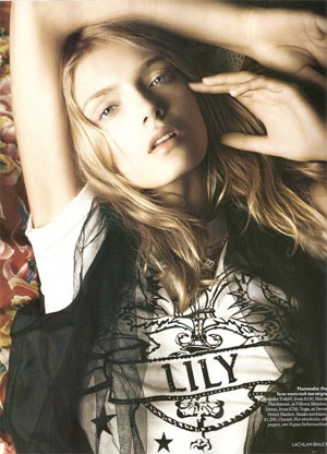 Lily Donaldson và Agyness Deyn “thống trị” Vogue Anh - 6