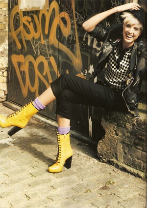 Lily Donaldson và Agyness Deyn “thống trị” Vogue Anh - 8