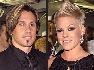 Vợ chồng Pink “tan đàn xẻ nghé” - 1 Vợ chồng Pink “tan đàn xẻ nghé” - 1