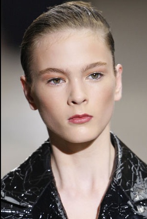 10 phong cách trang điểm ấn tượng nhất xuân/hè 2008 - 2