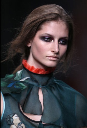 10 phong cách trang điểm ấn tượng nhất xuân/hè 2008 - 4