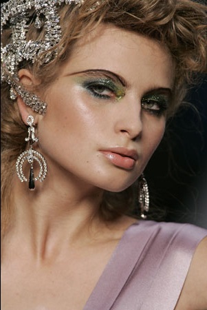 10 phong cách trang điểm ấn tượng nhất xuân/hè 2008 - 8