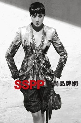 Agyness Deyn khác lạ trong quảng cáo của Giorgio Armani - 16