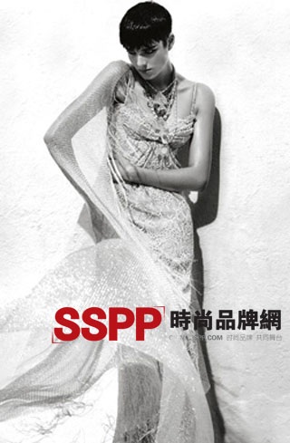 Agyness Deyn khác lạ trong quảng cáo của Giorgio Armani - 18