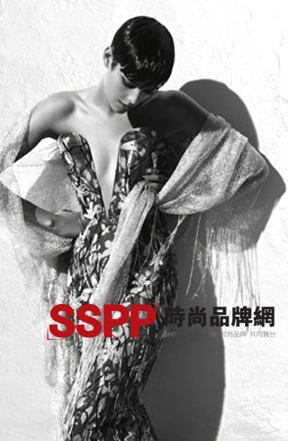 Agyness Deyn khác lạ trong quảng cáo của Giorgio Armani - 5