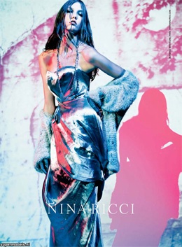 Sức lôi cuốn lạ kỳ của siêu mẫu 16 tuổi - 2 Sức lôi cuốn lạ kỳ của siêu mẫu 16 tuổi - 2