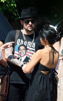 "Vợ chồng" Nicole Richie trở lại với tiệc tùng - 1