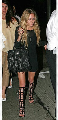 “Sao” và thời trang giầy khủng bố - 5