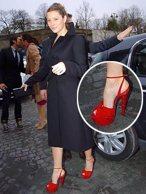 “Sao” và thời trang giầy khủng bố - 9