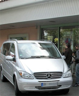  Angelina đưa Pax Thien đi kiểm tra sức khỏe - 2