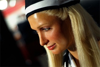 Paris Hilton vẫn quyến rũ trong bộ quần áo tù nhân! - 4