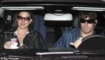 Brit "cặp" với người tình lớn tuổi? - 2