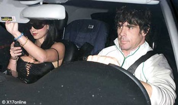 Brit "cặp" với người tình lớn tuổi? - 4