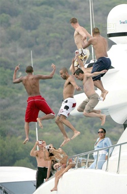 Cùng "thưởng thức" bữa tiệc tiền hôn nhân của nàng Eva quyến rũ - 4 Cùng "thưởng thức" bữa tiệc tiền hôn nhân của nàng Eva quyến rũ - 4