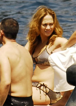 J.Lo tự tin diện "hai mảnh" sau khi sinh - 1 J.Lo tự tin diện "hai mảnh" sau khi sinh - 1