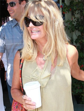 Kate Hudson và Lance Armstrong ngày càng gắn bó - 2