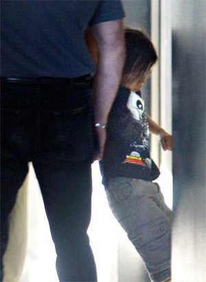 Pax Thiên đã được vào viện thăm mẹ - 3