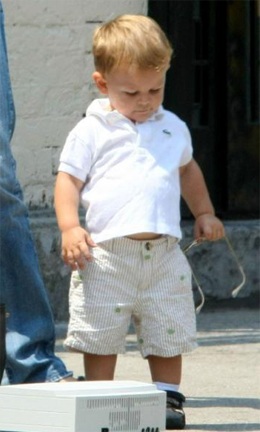 “Nữ hoàng nhạc đồng quê” Sheryl Crow "khoe" con nuôi - 1 “Nữ hoàng nhạc đồng quê” Sheryl Crow "khoe" con nuôi - 1