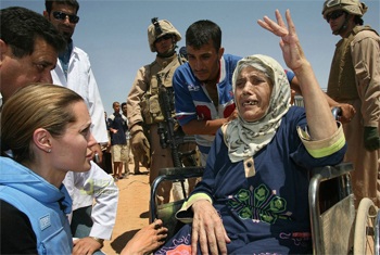 Angelina Jolie đã tới Iraq và Syria  - 1