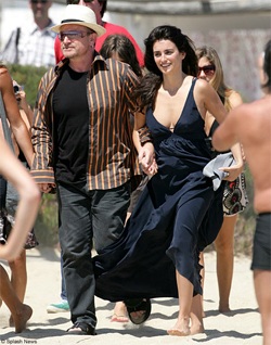 Penelope Cruz "phải lòng" Bono? - 1