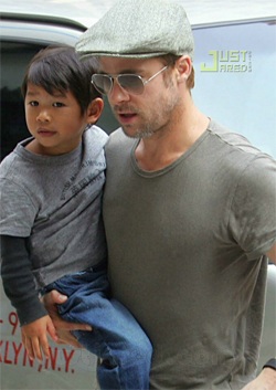 Brangelina “tậu” thêm... hình xăm mới - 3 Brangelina “tậu” thêm... hình xăm mới - 3