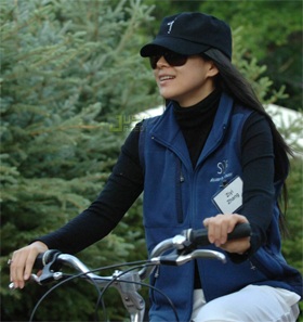 Chương Tử Di ngày càng gắn bó với người tình lớn tuổi - 2