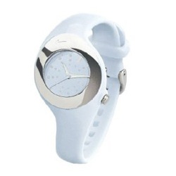 Làm duyên với màu trắng  - 1