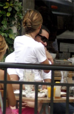 Jessica Alba trở về bên Cash Warren  - 2