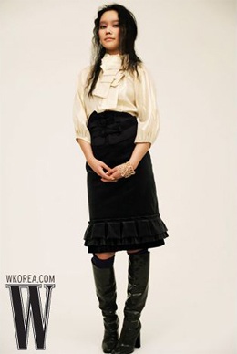 Phong cách thời trang của “Người phụ nữ quyến rũ nhất Hàn Quốc” - 2 Phong cách thời trang của “Người phụ nữ quyến rũ nhất Hàn Quốc” - 2