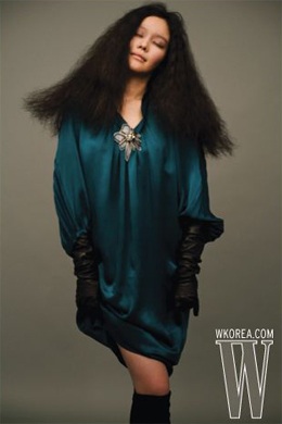 Phong cách thời trang của “Người phụ nữ quyến rũ nhất Hàn Quốc” - 5 Phong cách thời trang của “Người phụ nữ quyến rũ nhất Hàn Quốc” - 5